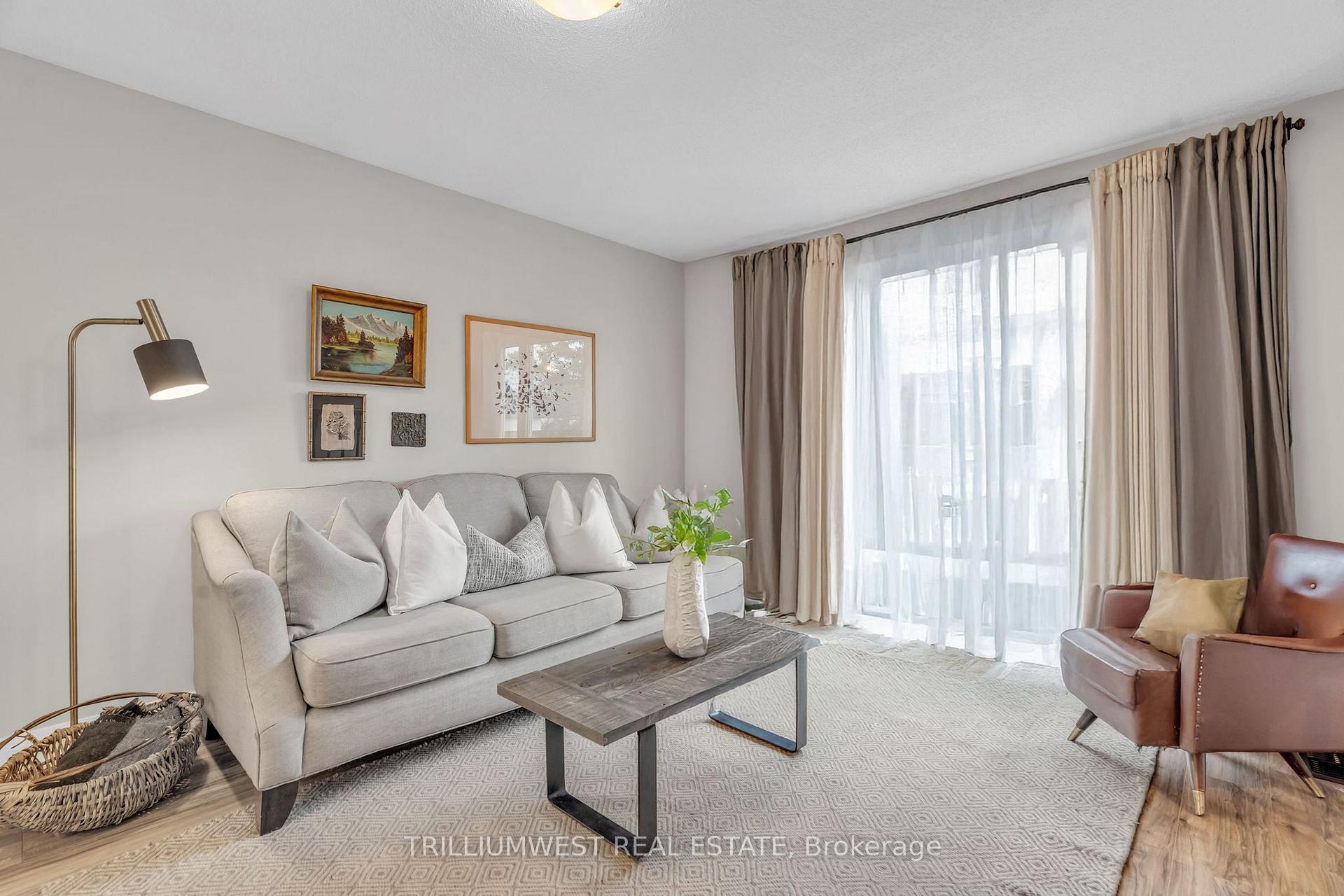 Photo 4 of 339 Misty Crescent, Kitchener — HOMEH