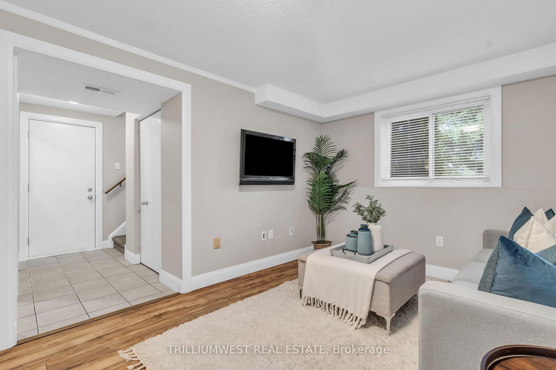 Photo 24 of 339 Misty Crescent, Kitchener — HOMEH