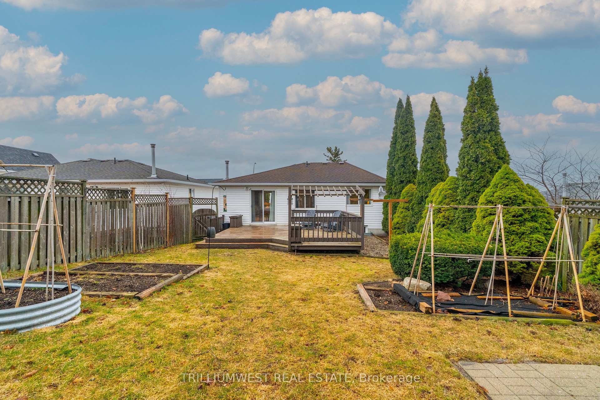Photo 33 of 339 Misty Crescent, Kitchener — HOMEH