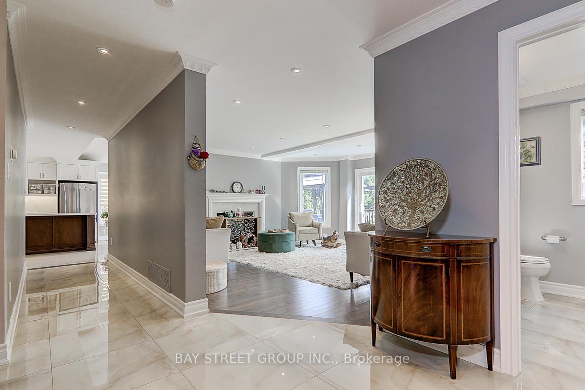 Photo 12 of 39 Calderbridge Crescent, Markham, Unionville — HOMEH