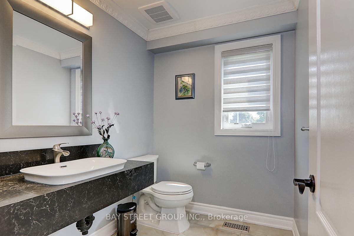 Photo 16 of 39 Calderbridge Crescent, Markham, Unionville — HOMEH