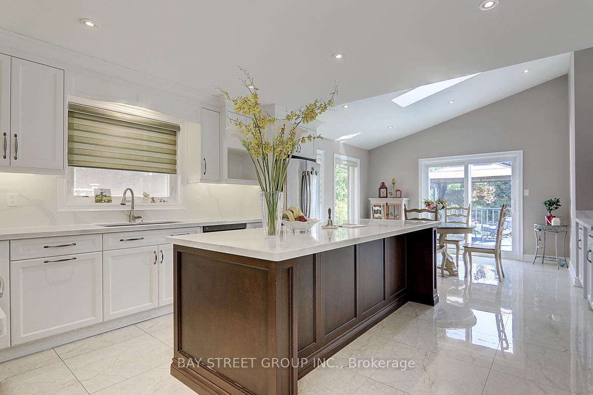 Photo 17 of 39 Calderbridge Crescent, Markham, Unionville — HOMEH