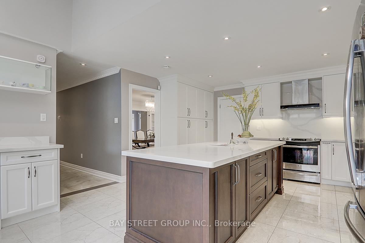 Photo 19 of 39 Calderbridge Crescent, Markham, Unionville — HOMEH