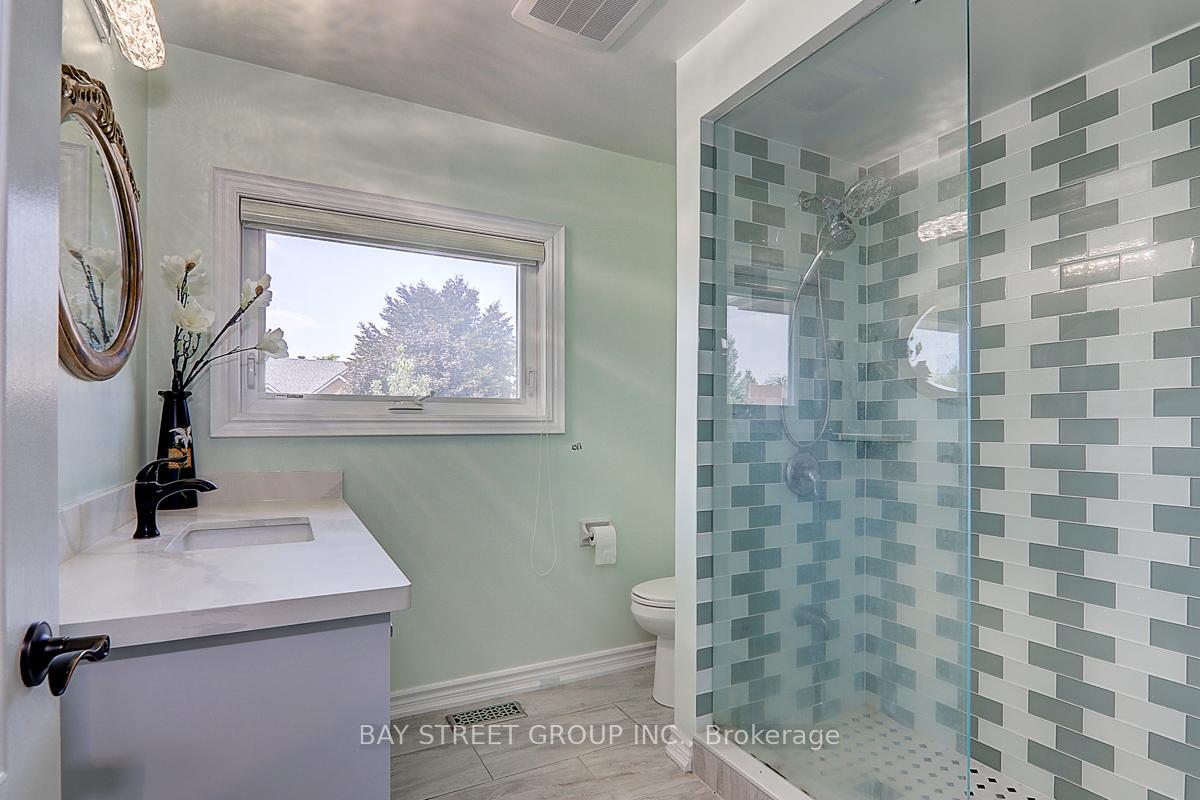 Photo 31 of 39 Calderbridge Crescent, Markham, Unionville — HOMEH