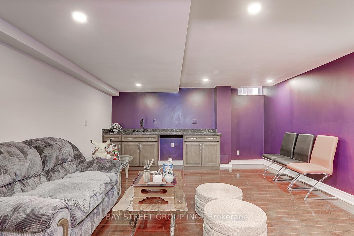 Photo 35 of 39 Calderbridge Crescent, Markham, Unionville — HOMEH