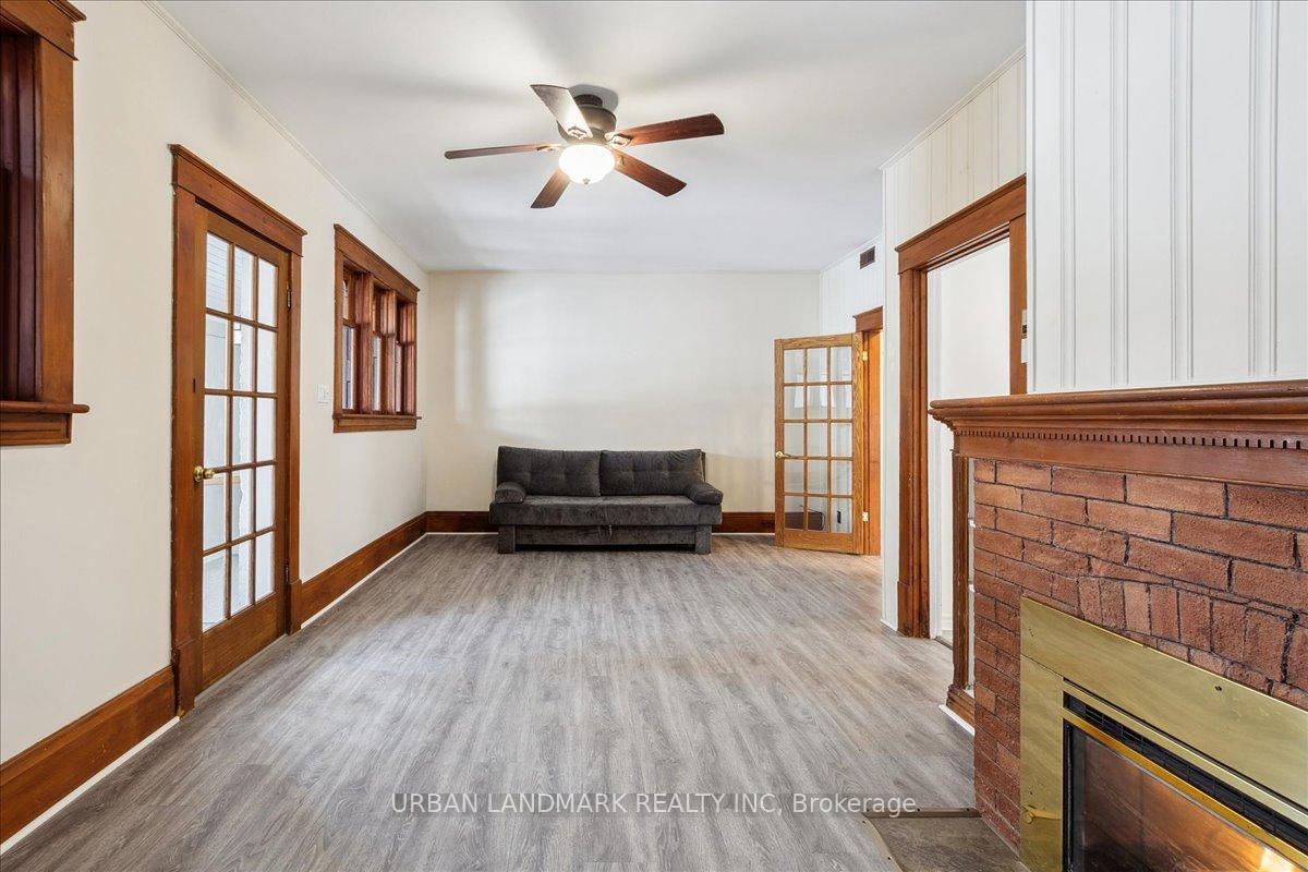 Photo 11 of 411 Elizabeth Street, Midland — HOMEH