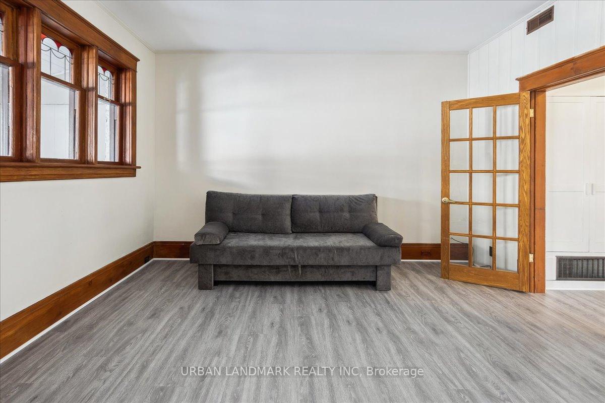 Photo 13 of 411 Elizabeth Street, Midland — HOMEH