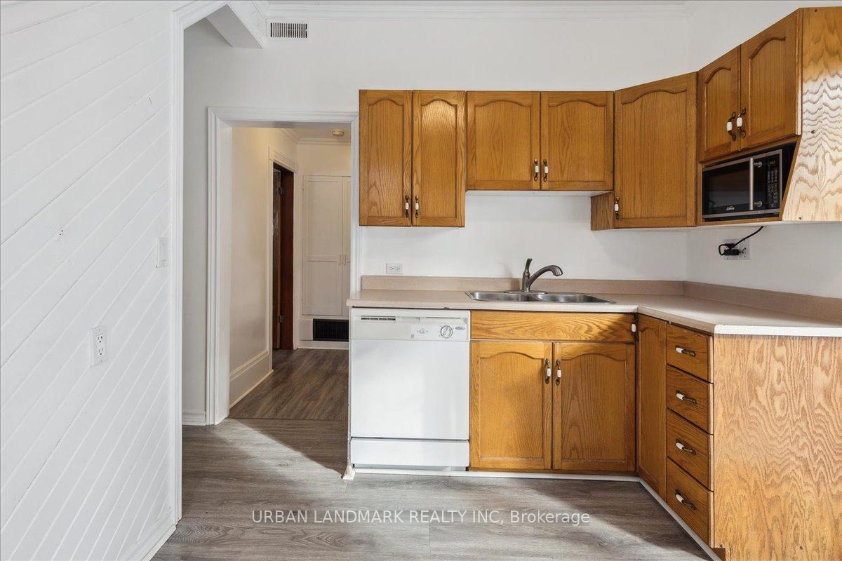 Photo 16 of 411 Elizabeth Street, Midland — HOMEH
