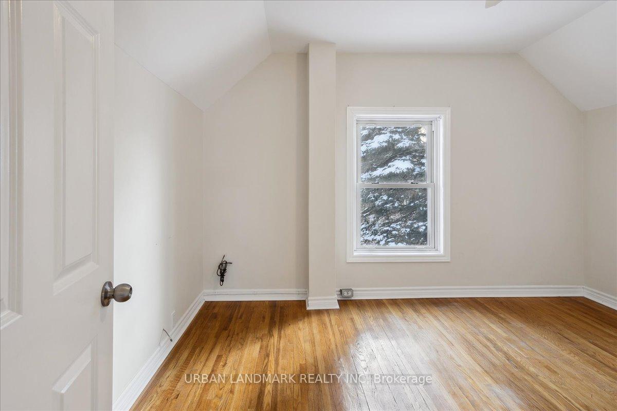 Photo 25 of 411 Elizabeth Street, Midland — HOMEH