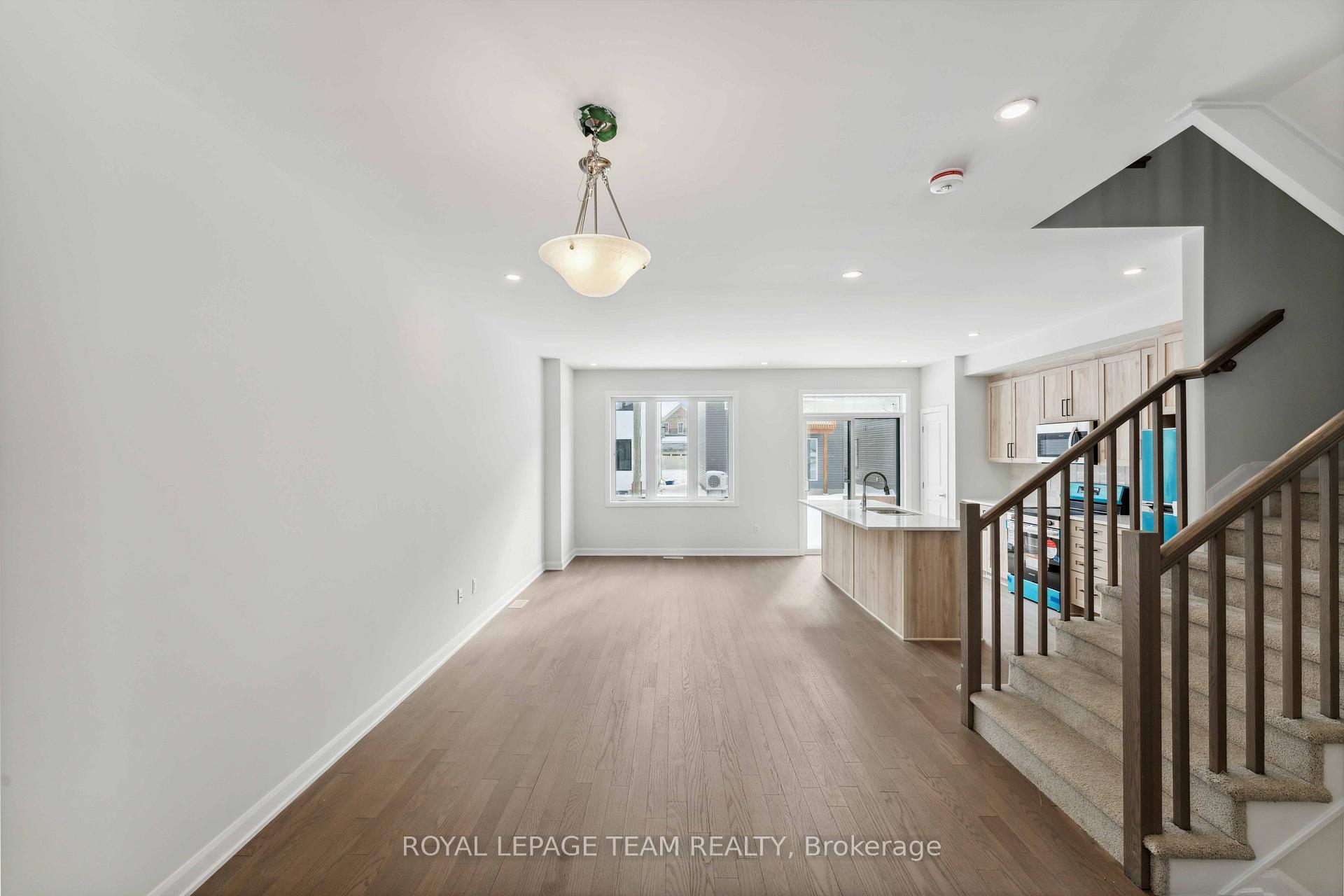 Photo 6 of 715 Fairline Row, Ottawa, Kanata - Emerald Meadows/Trailwest — HOMEH