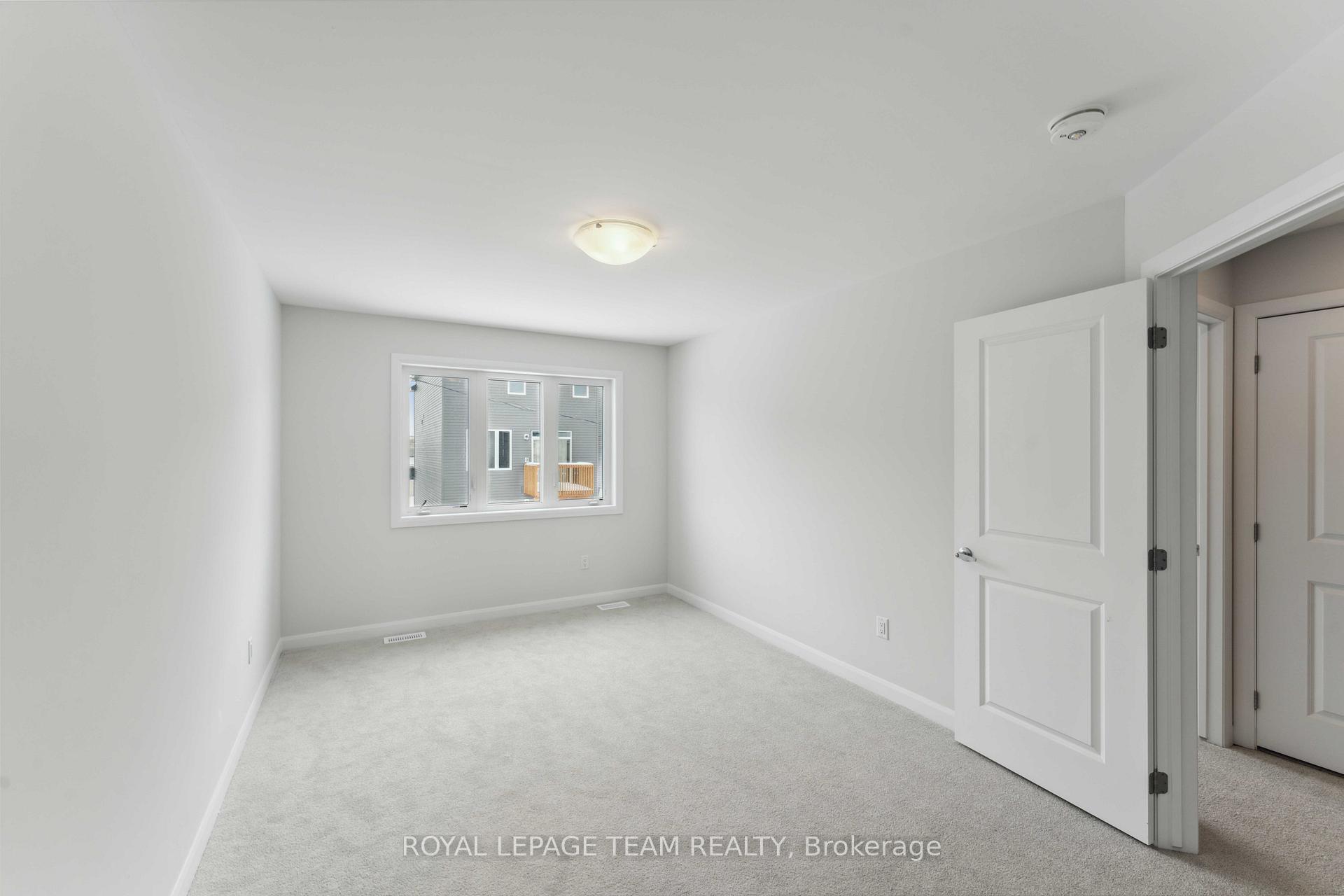 Photo 15 of 715 Fairline Row, Ottawa, Kanata - Emerald Meadows/Trailwest — HOMEH