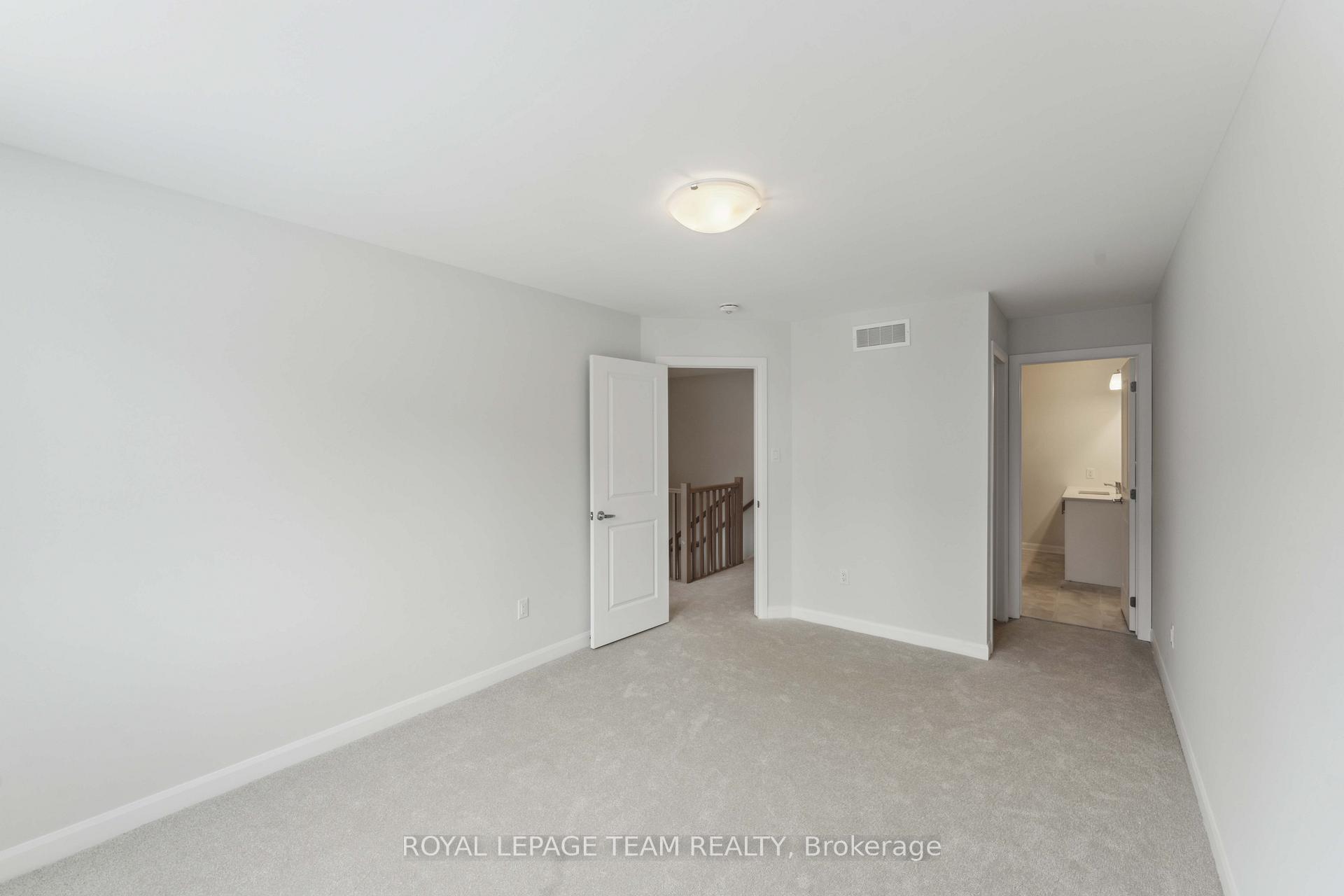 Photo 16 of 715 Fairline Row, Ottawa, Kanata - Emerald Meadows/Trailwest — HOMEH