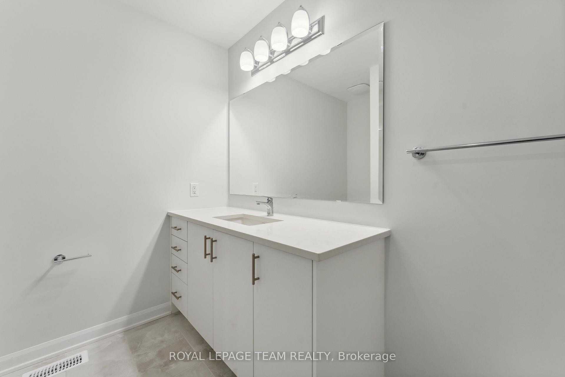 Photo 17 of 715 Fairline Row, Ottawa, Kanata - Emerald Meadows/Trailwest — HOMEH