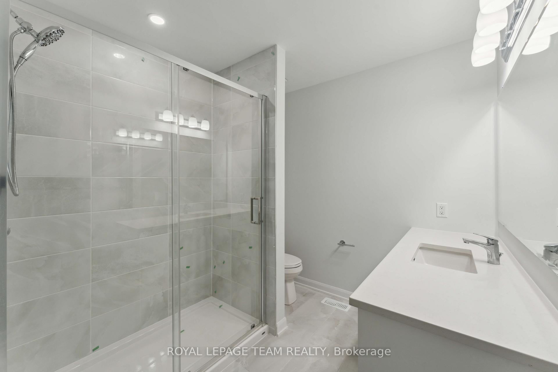 Photo 18 of 715 Fairline Row, Ottawa, Kanata - Emerald Meadows/Trailwest — HOMEH