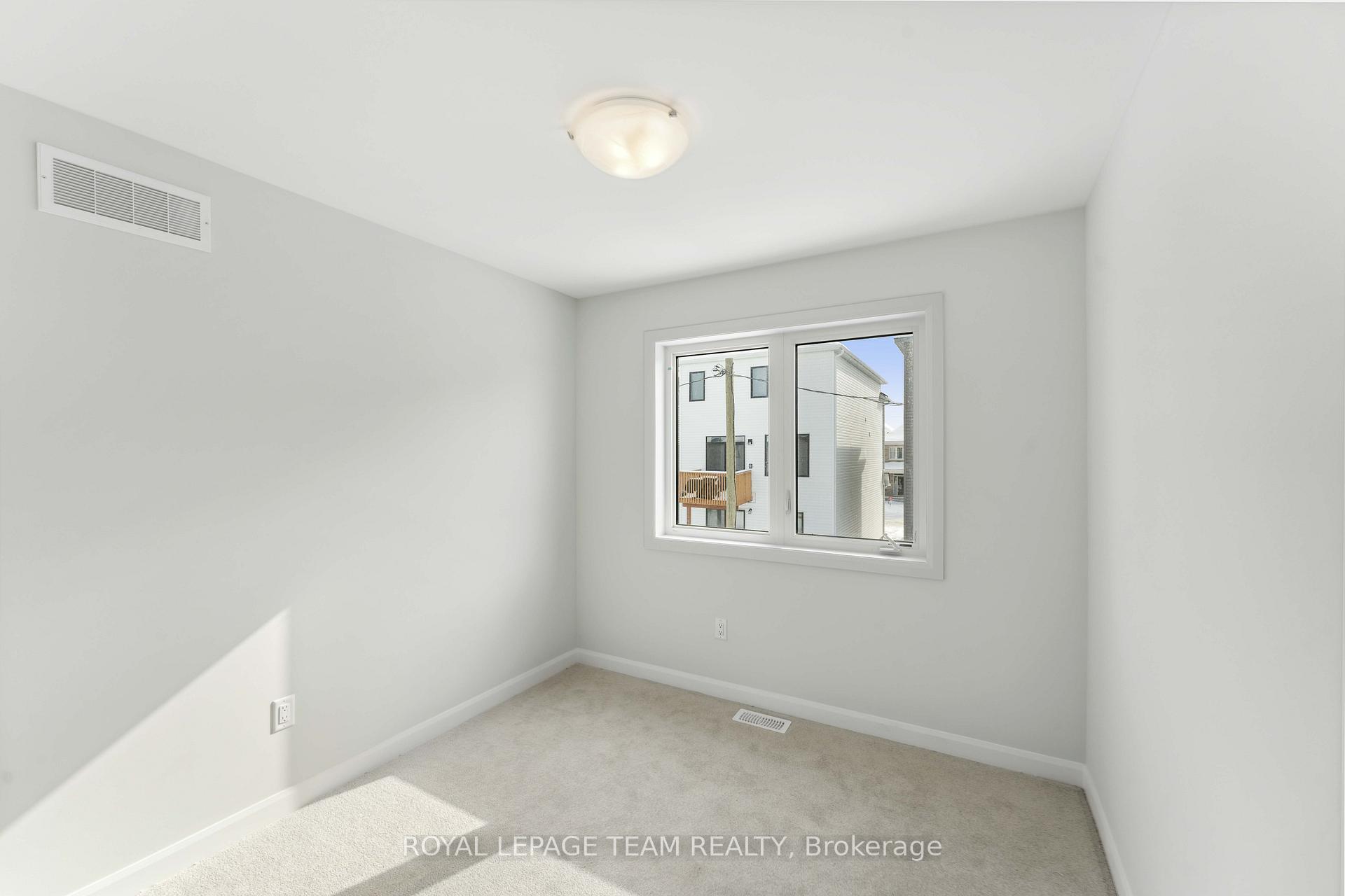Photo 23 of 715 Fairline Row, Ottawa, Kanata - Emerald Meadows/Trailwest — HOMEH