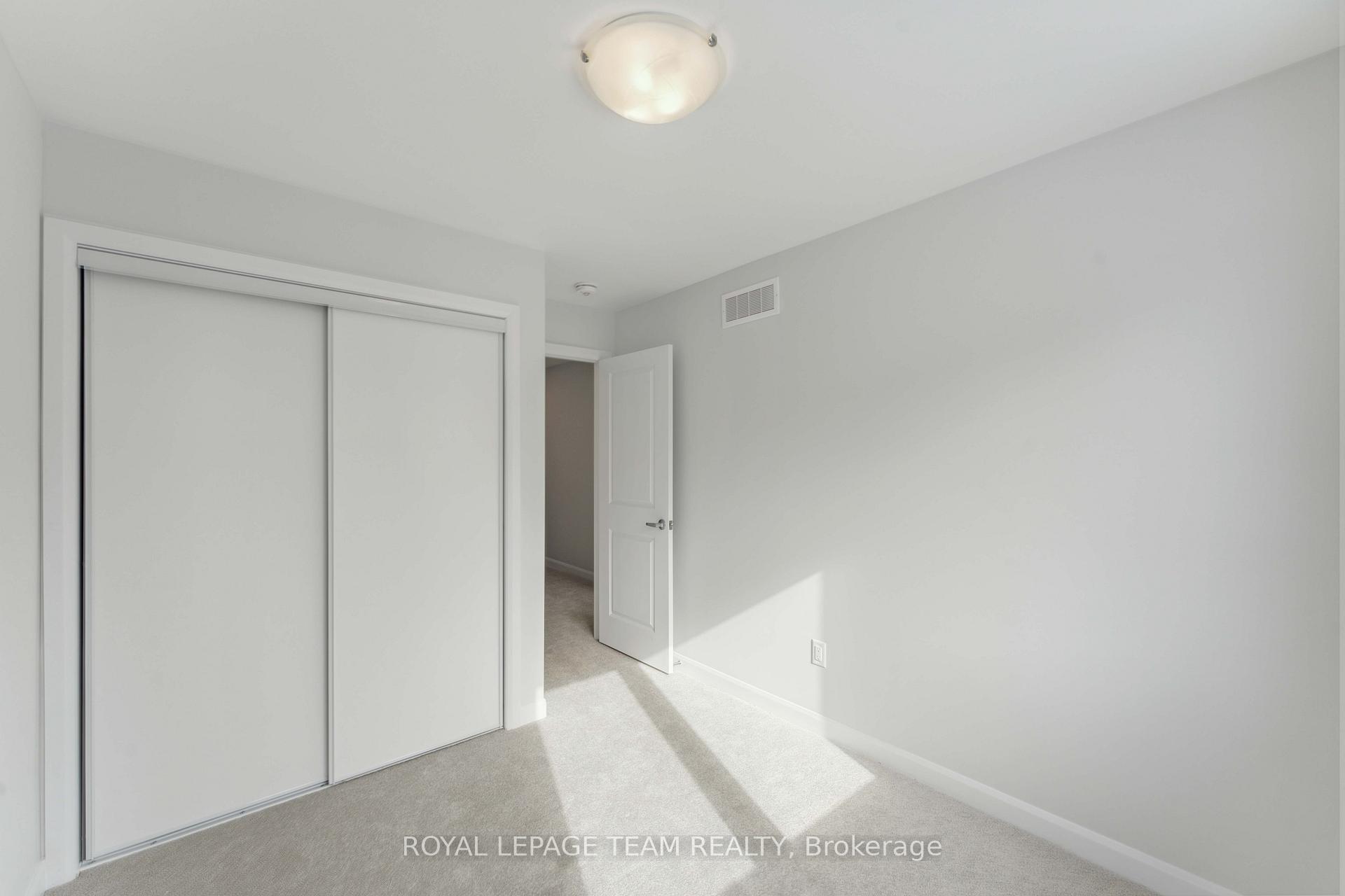 Photo 24 of 715 Fairline Row, Ottawa, Kanata - Emerald Meadows/Trailwest — HOMEH