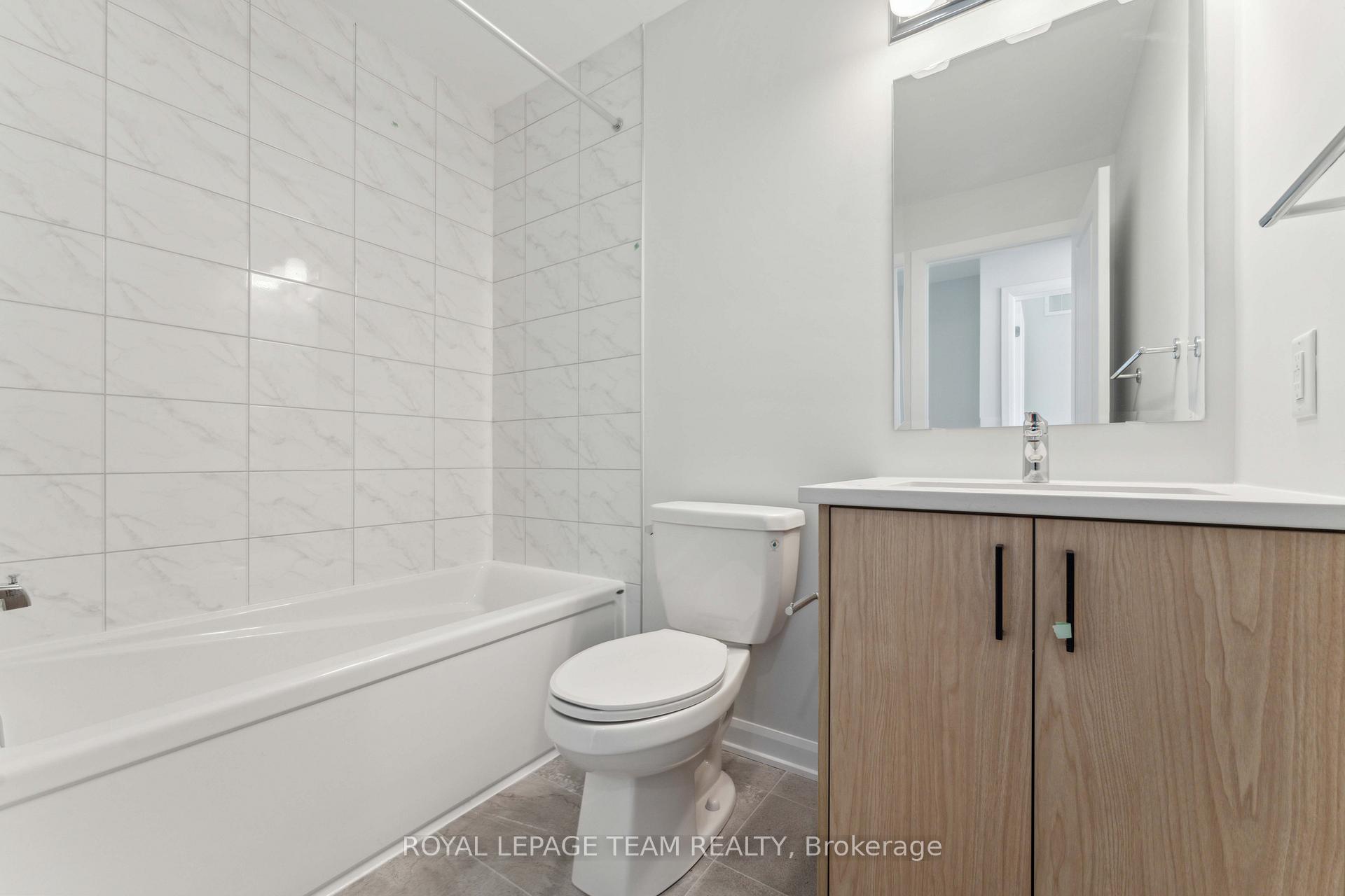 Photo 25 of 715 Fairline Row, Ottawa, Kanata - Emerald Meadows/Trailwest — HOMEH