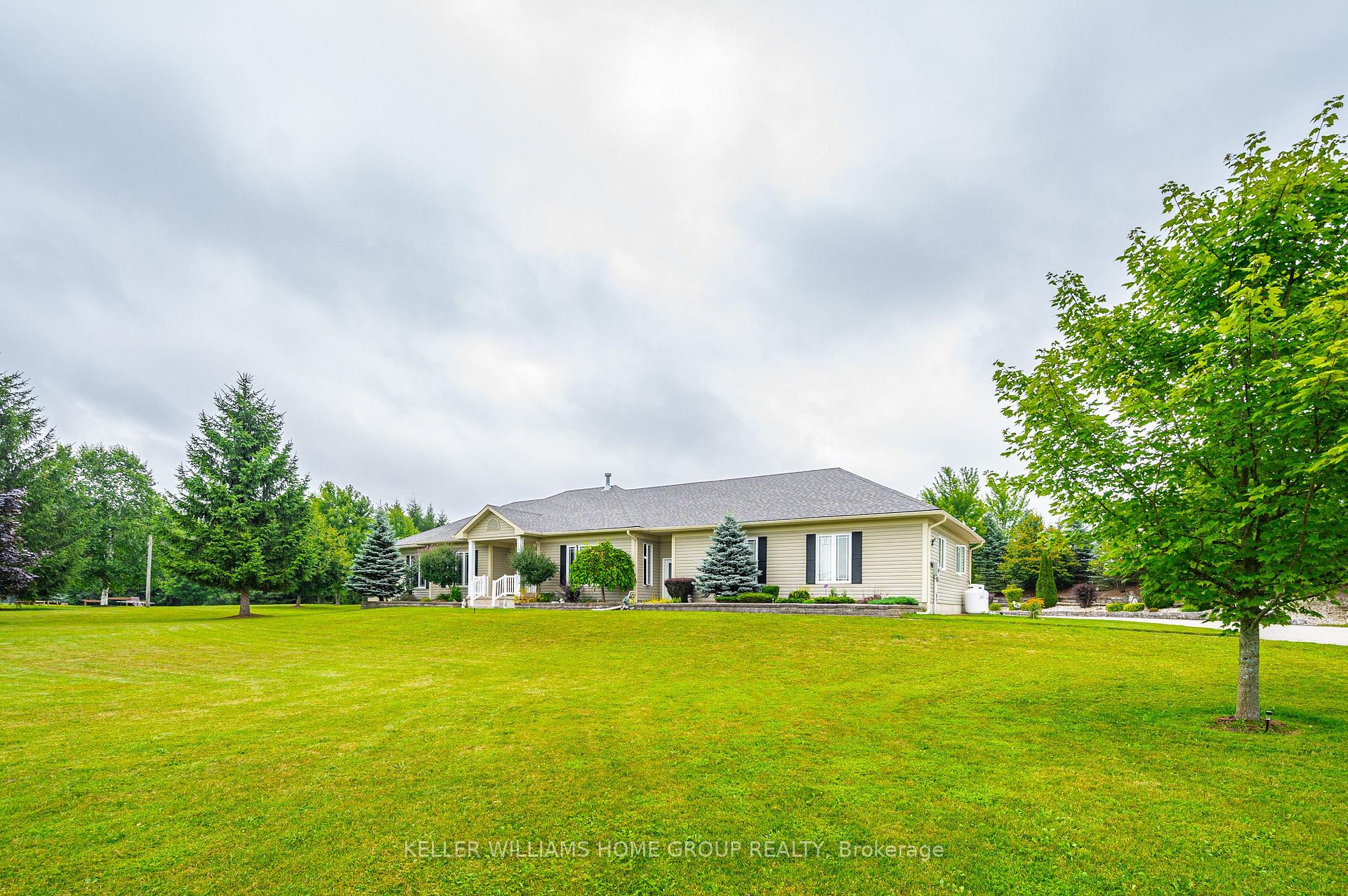 Photo 1 of 27 Highland Road, Minto — HOMEH