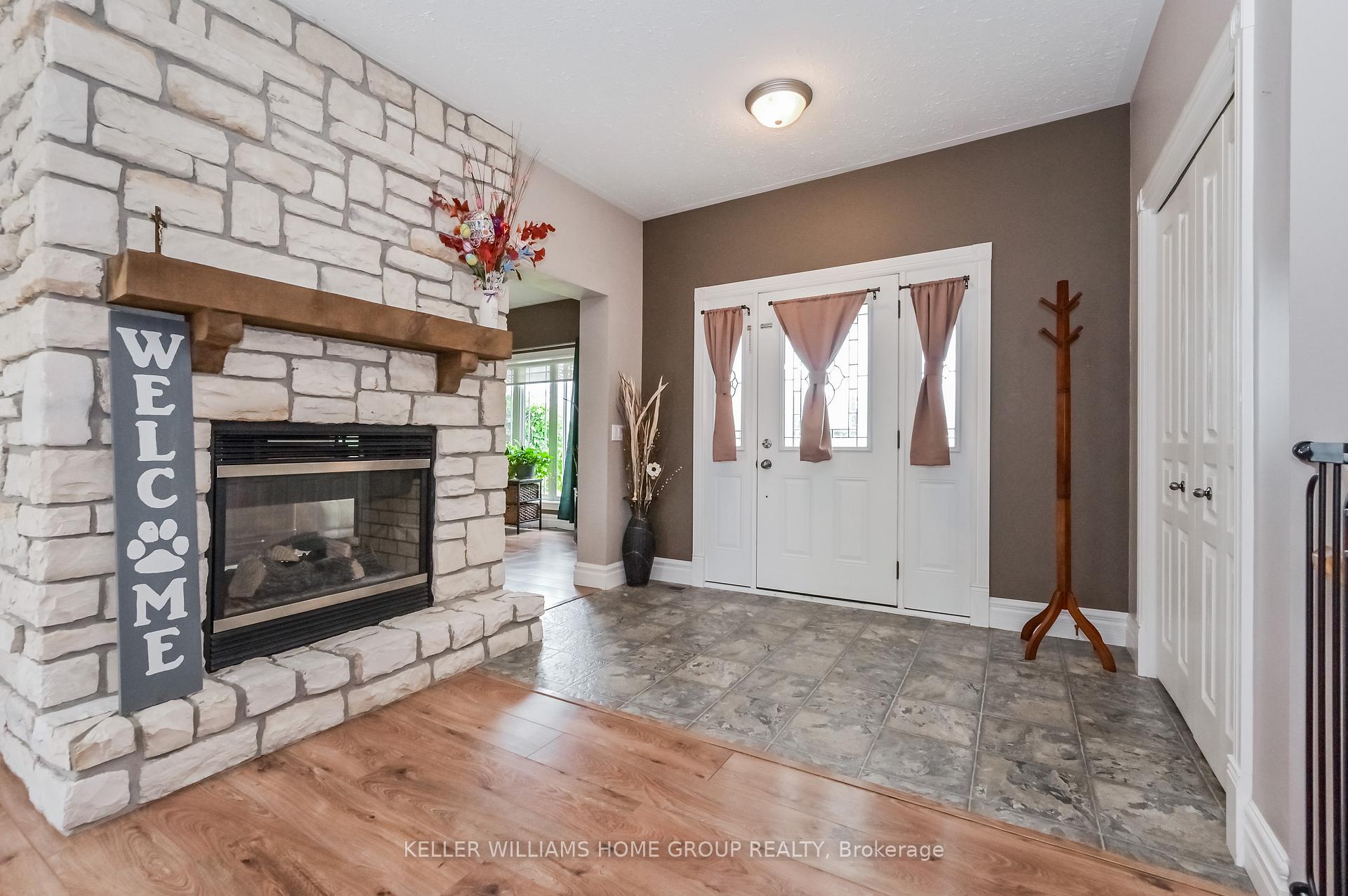 Photo 4 of 27 Highland Road, Minto — HOMEH