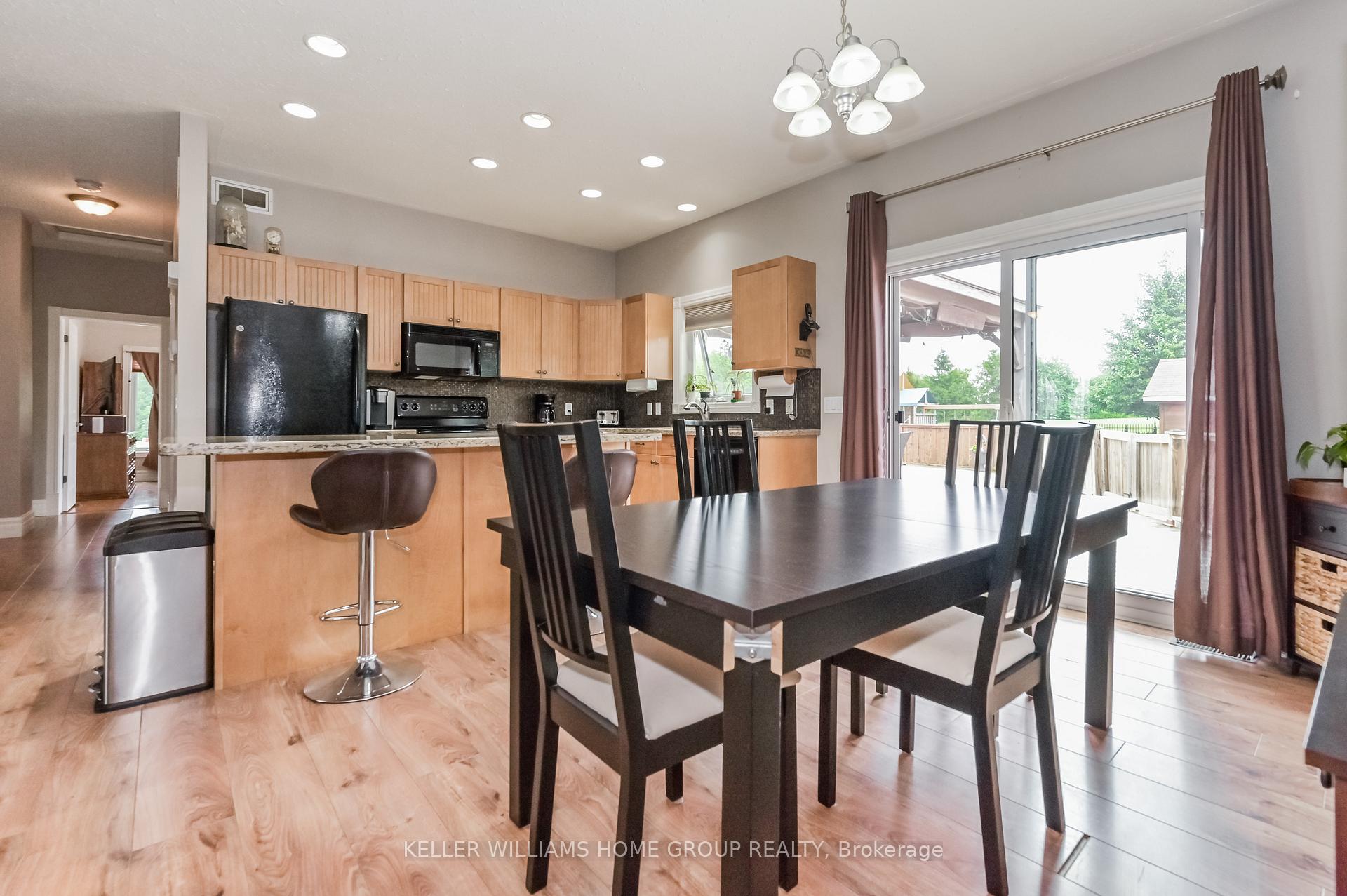 Photo 10 of 27 Highland Road, Minto — HOMEH