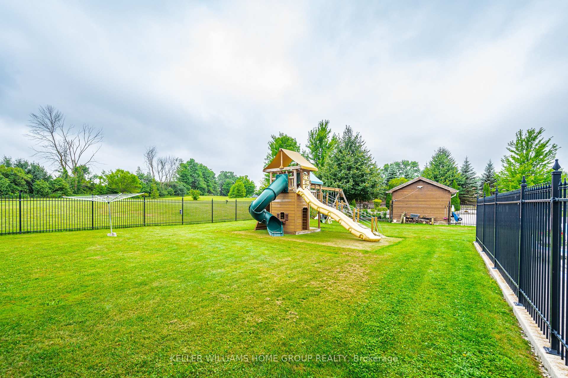 Photo 37 of 27 Highland Road, Minto — HOMEH