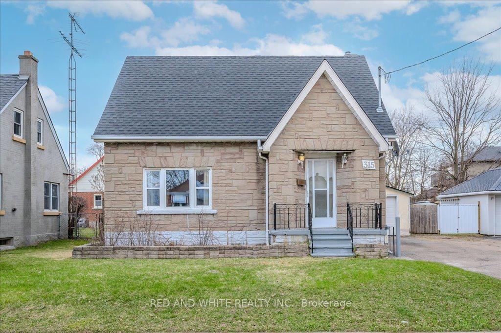 Front of 315 Ottawa Street S