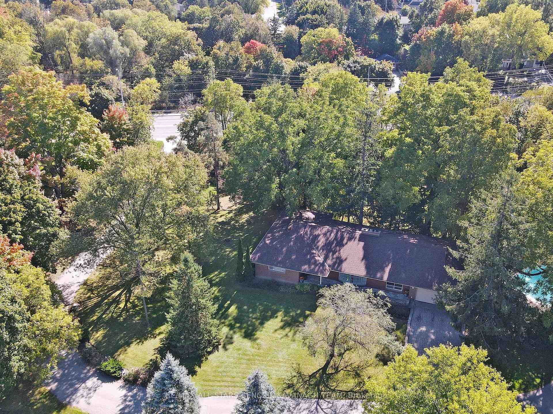 Photo 2 of 2 Savannah Crescent, Markham, Markham Village — HOMEH
