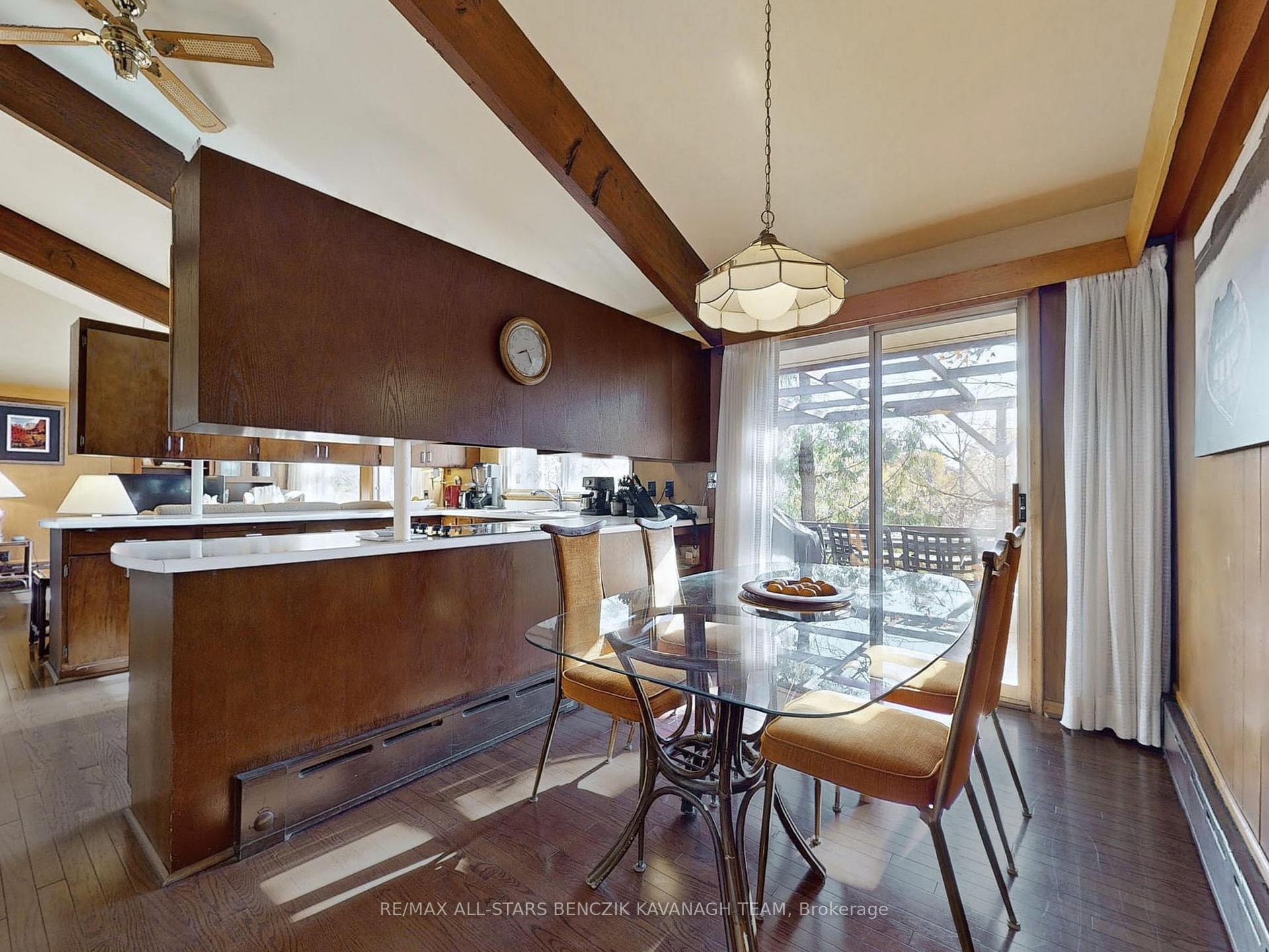 Photo 14 of 2 Savannah Crescent, Markham, Markham Village — HOMEH