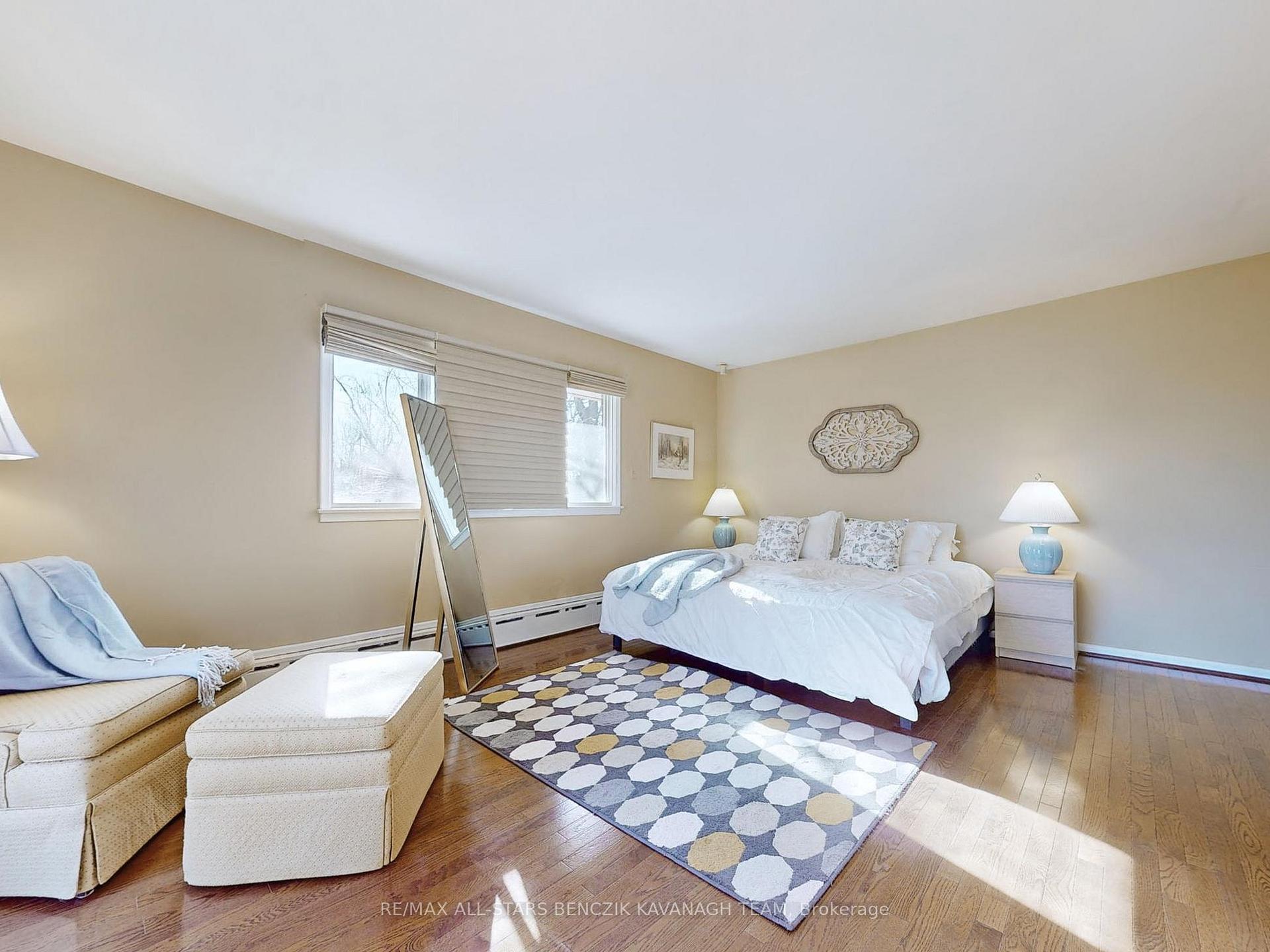 Photo 19 of 2 Savannah Crescent, Markham, Markham Village — HOMEH