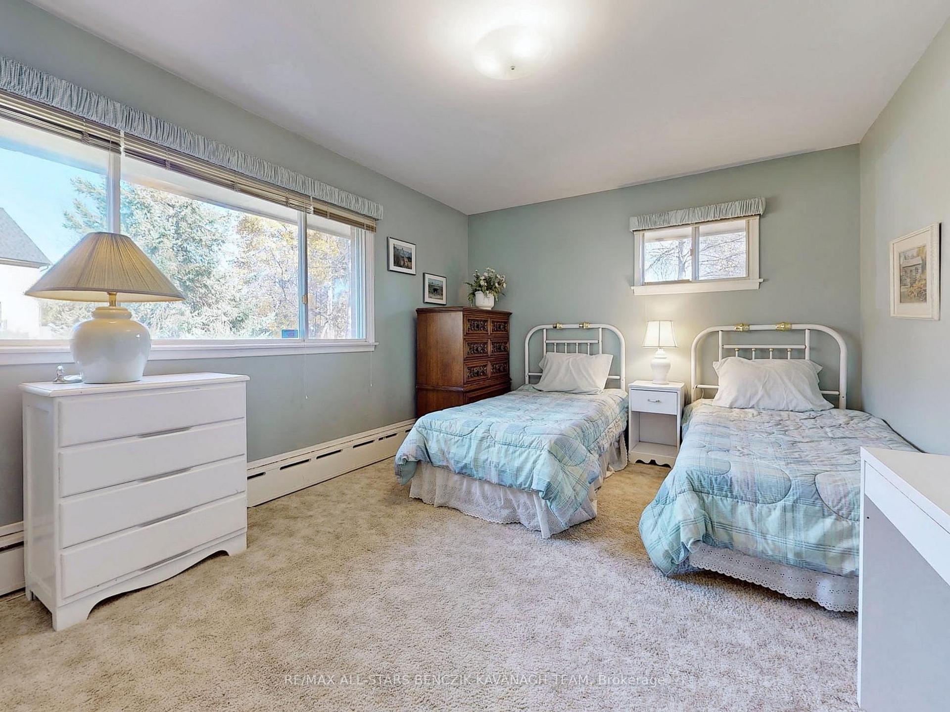 Photo 22 of 2 Savannah Crescent, Markham, Markham Village — HOMEH
