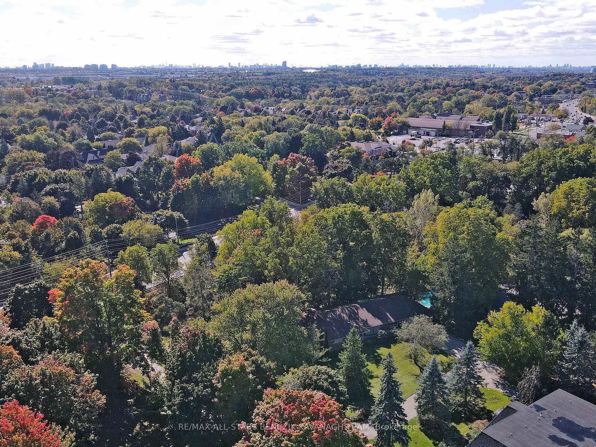 Photo 36 of 2 Savannah Crescent, Markham, Markham Village — HOMEH