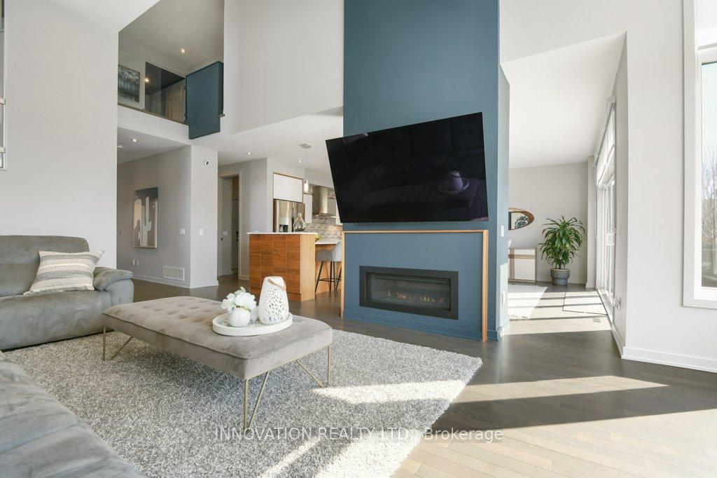 Photo 4 of 652 Bridleglen Crescent, Ottawa, Kanata - Emerald Meadows/Trailwest — HOMEH