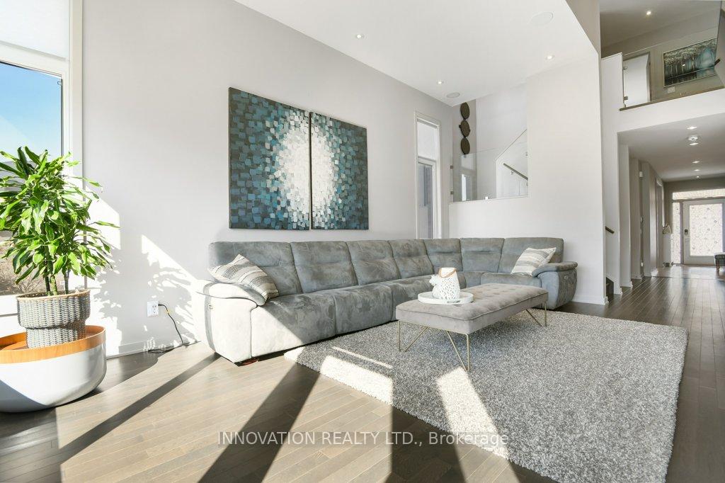 Photo 5 of 652 Bridleglen Crescent, Ottawa, Kanata - Emerald Meadows/Trailwest — HOMEH