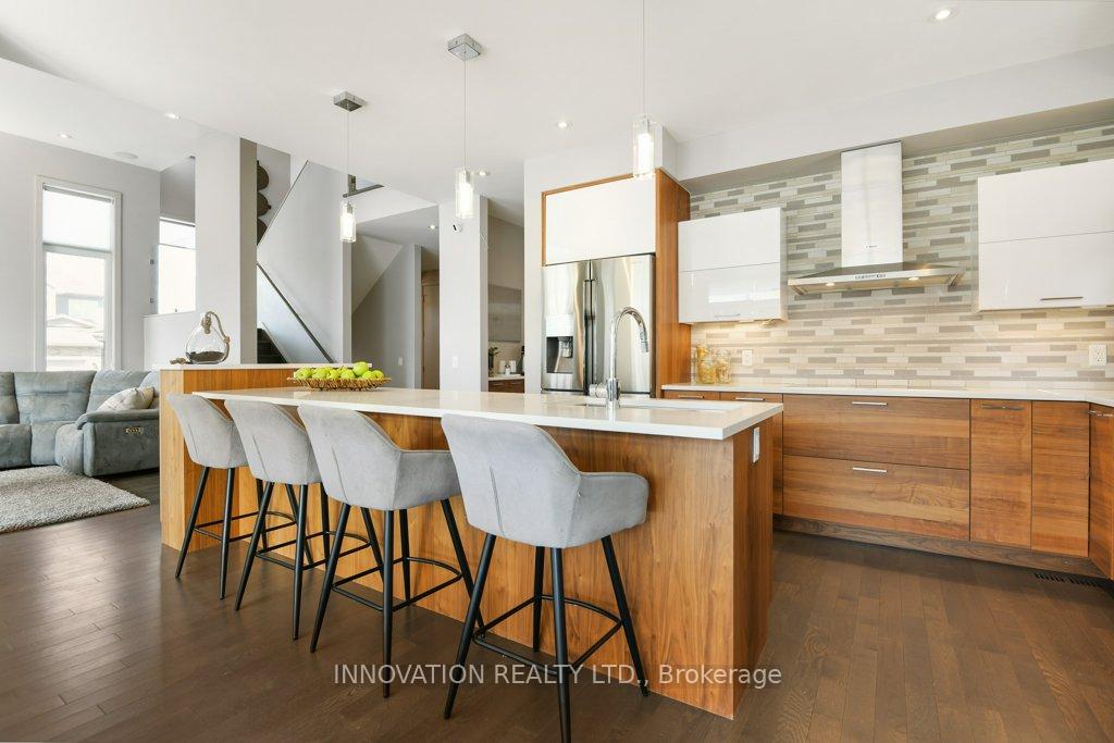 Photo 9 of 652 Bridleglen Crescent, Ottawa, Kanata - Emerald Meadows/Trailwest — HOMEH