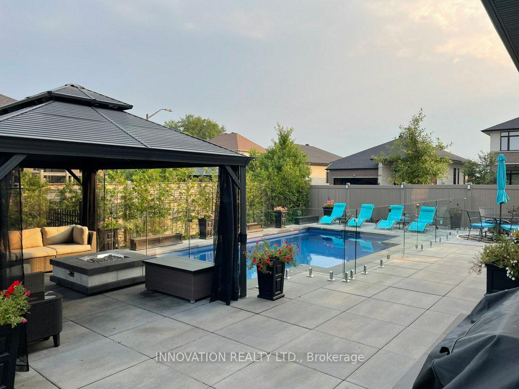Photo 31 of 652 Bridleglen Crescent, Ottawa, Kanata - Emerald Meadows/Trailwest — HOMEH