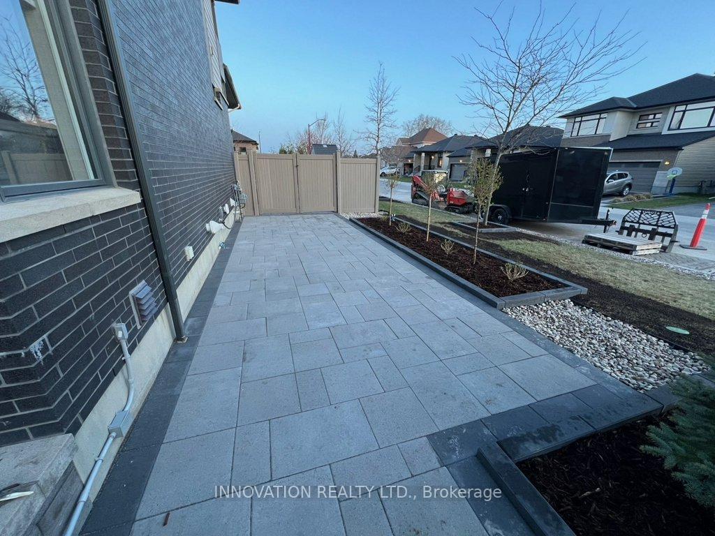Photo 35 of 652 Bridleglen Crescent, Ottawa, Kanata - Emerald Meadows/Trailwest — HOMEH
