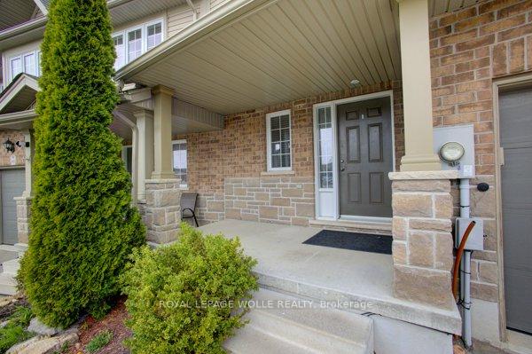 Photo 2 of 945 Zeller Crescent, Kitchener — HOMEH