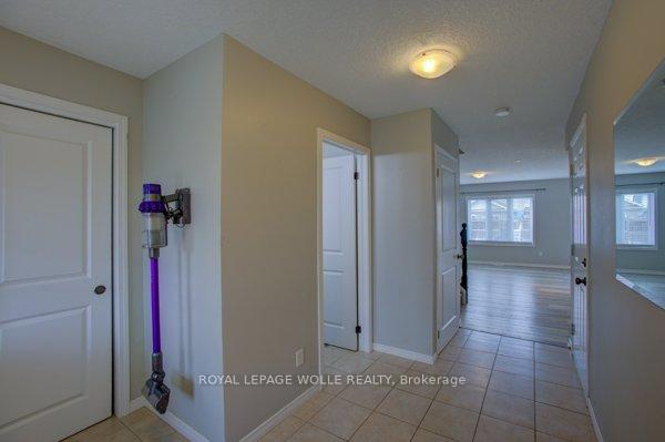 Photo 4 of 945 Zeller Crescent, Kitchener — HOMEH