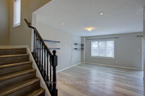 Photo 6 of 945 Zeller Crescent, Kitchener — HOMEH