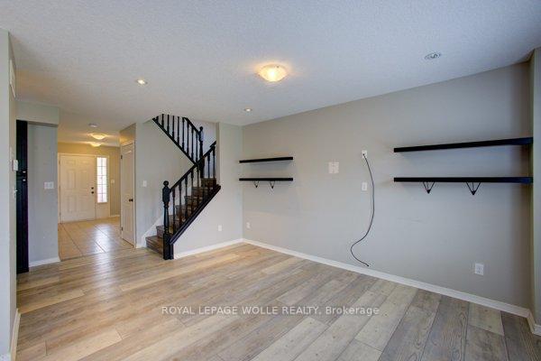 Photo 7 of 945 Zeller Crescent, Kitchener — HOMEH