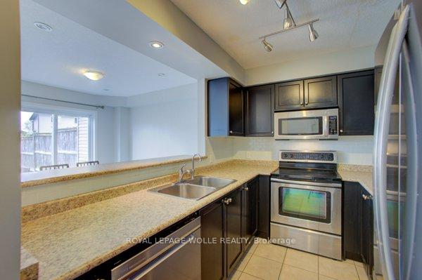 Photo 9 of 945 Zeller Crescent, Kitchener — HOMEH