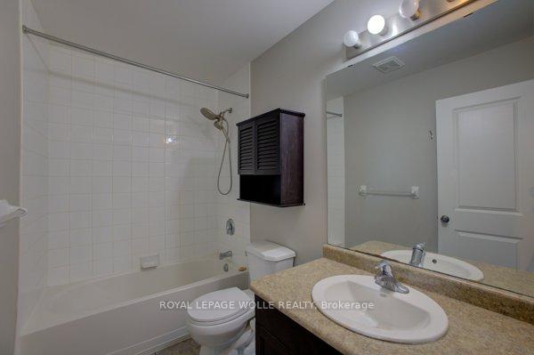 Photo 10 of 945 Zeller Crescent, Kitchener — HOMEH