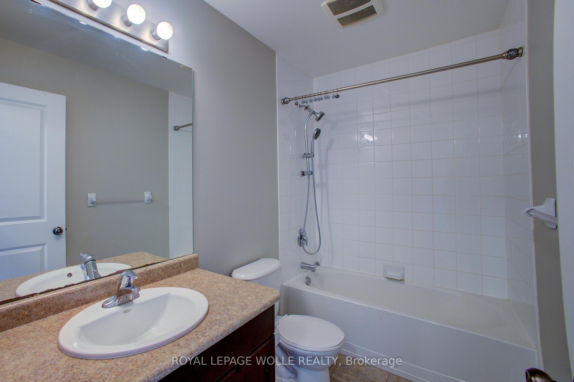 Photo 13 of 945 Zeller Crescent, Kitchener — HOMEH