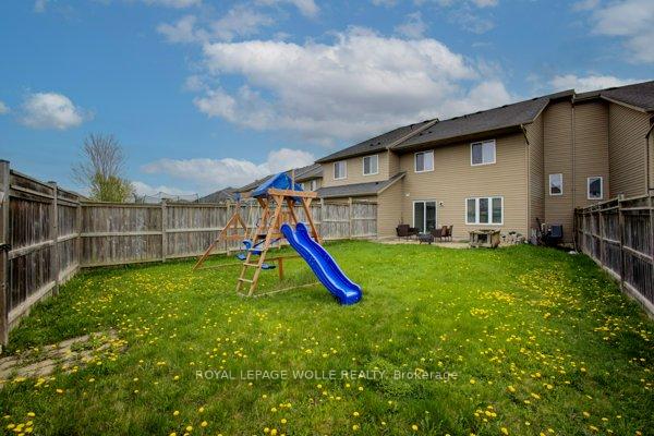 Photo 19 of 945 Zeller Crescent, Kitchener — HOMEH