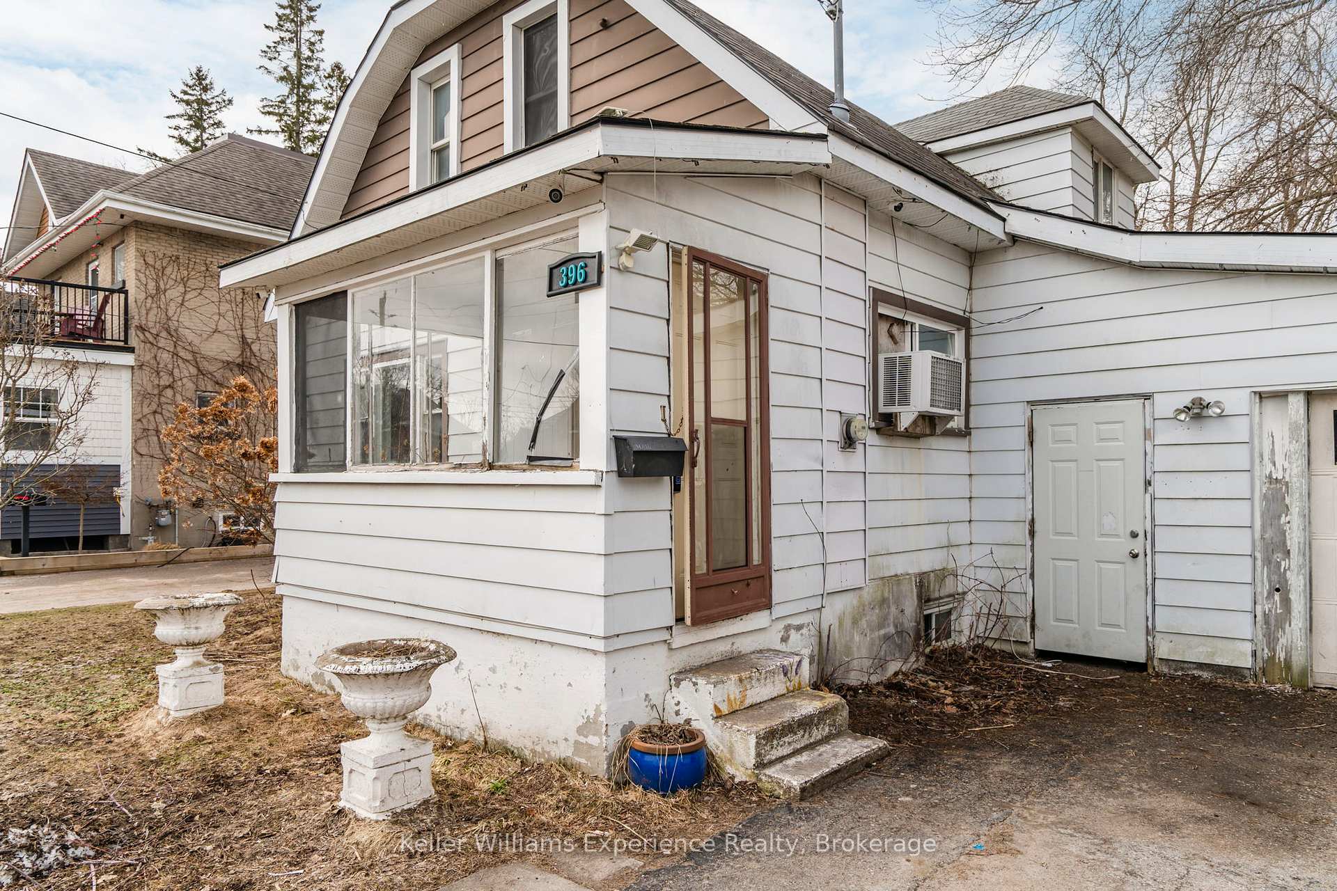 Photo 2 of 396 Russell Street, Midland — HOMEH