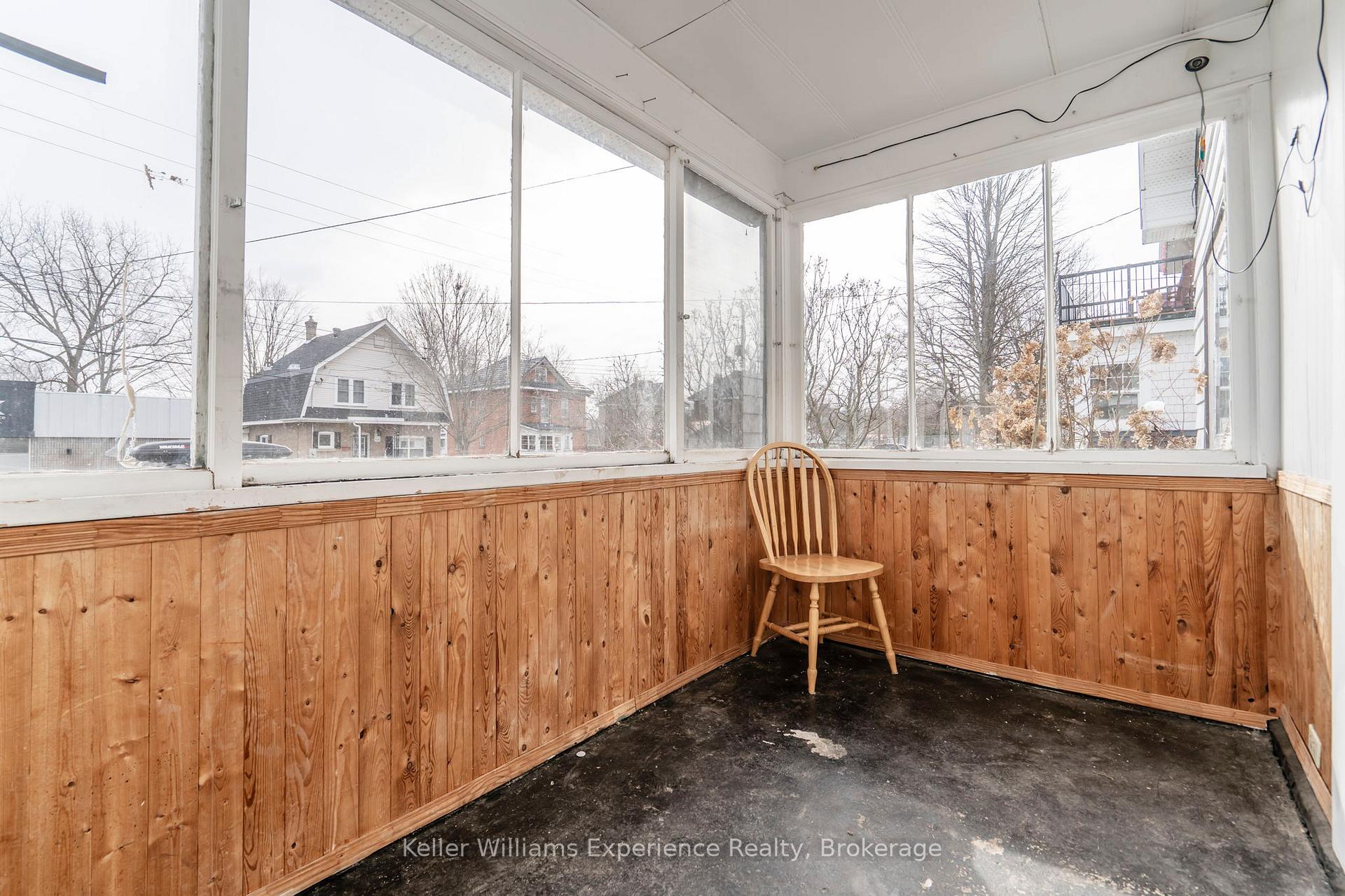 Photo 3 of 396 Russell Street, Midland — HOMEH