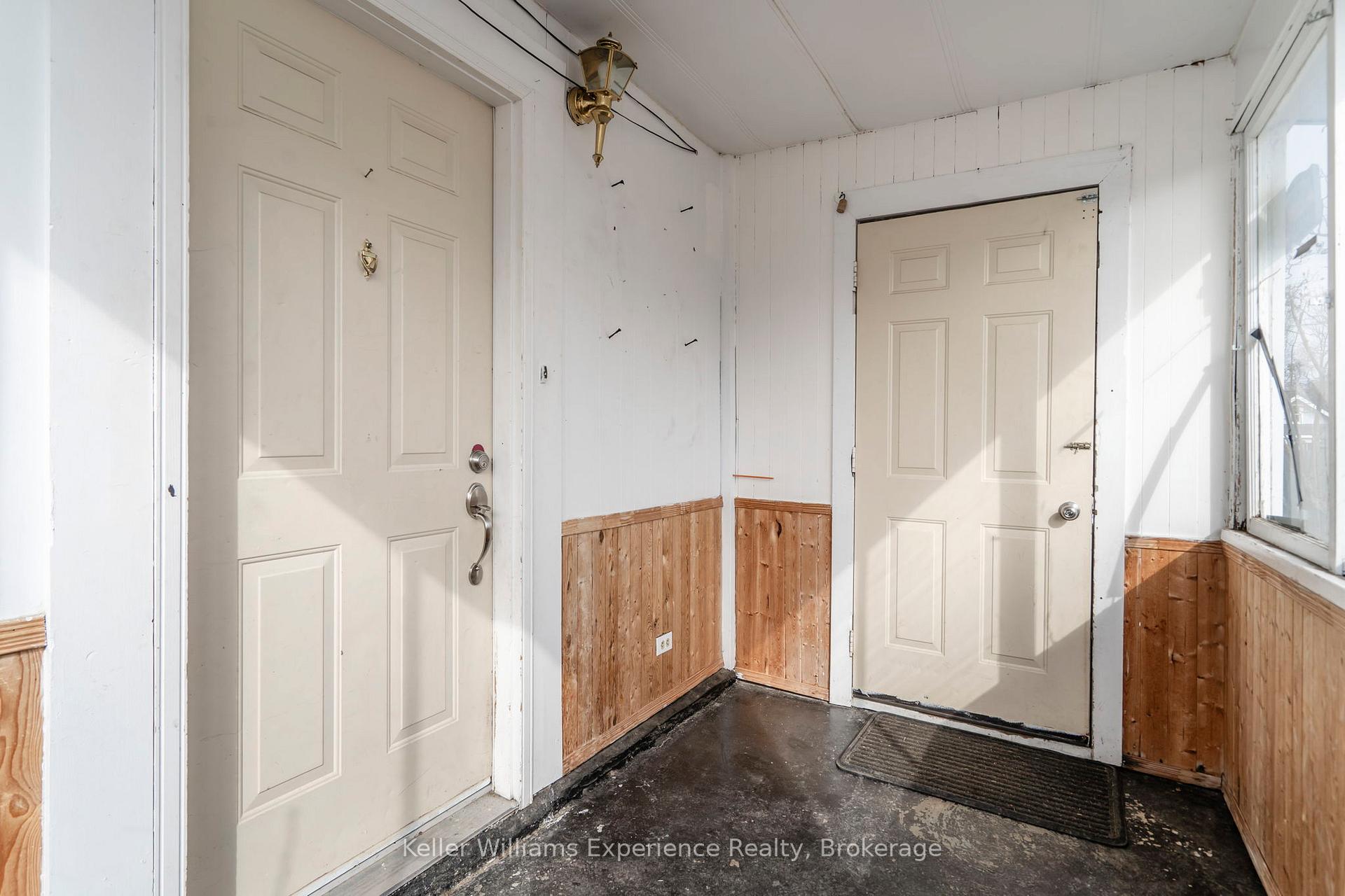 Photo 4 of 396 Russell Street, Midland — HOMEH