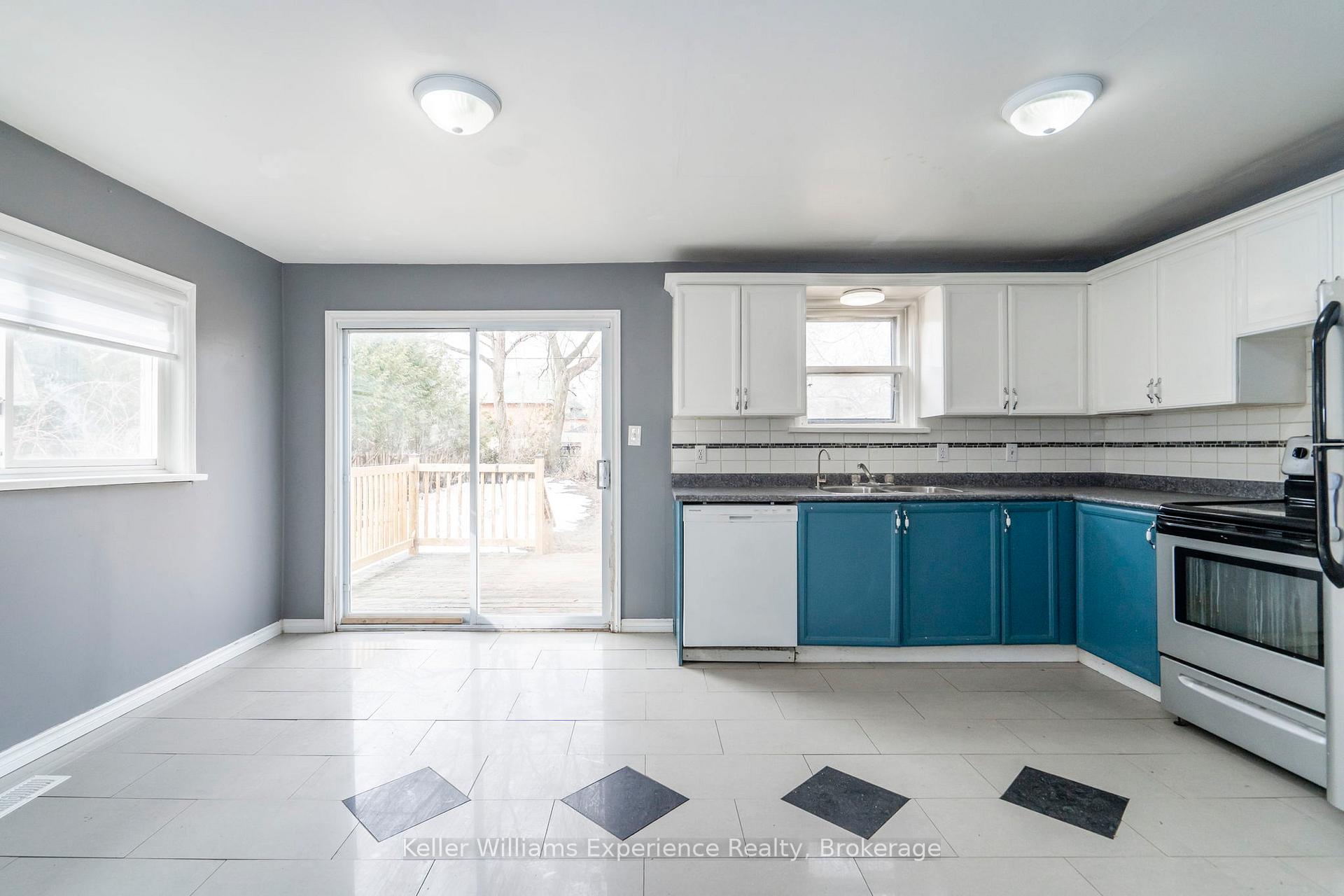 Photo 8 of 396 Russell Street, Midland — HOMEH