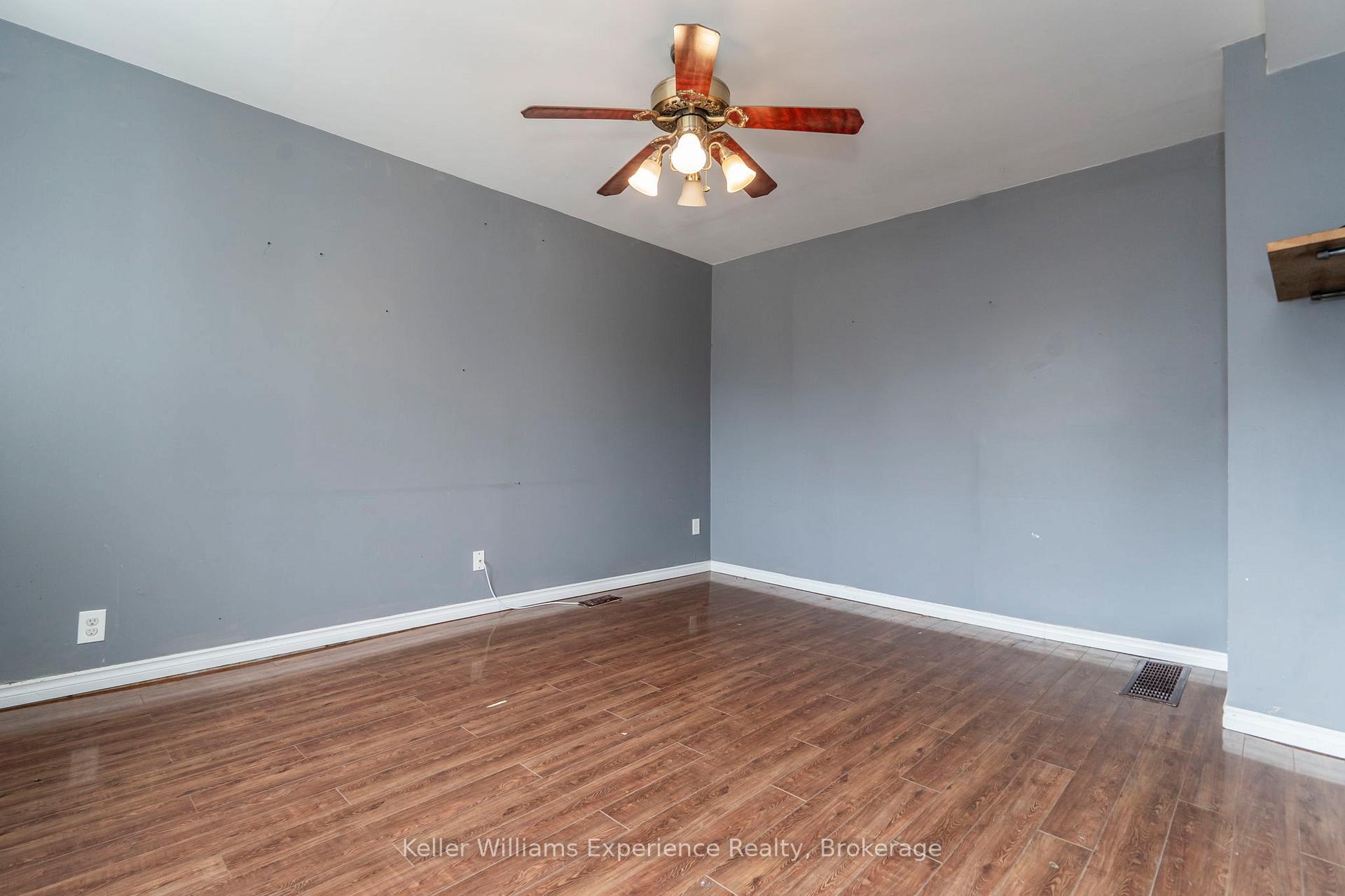 Photo 15 of 396 Russell Street, Midland — HOMEH