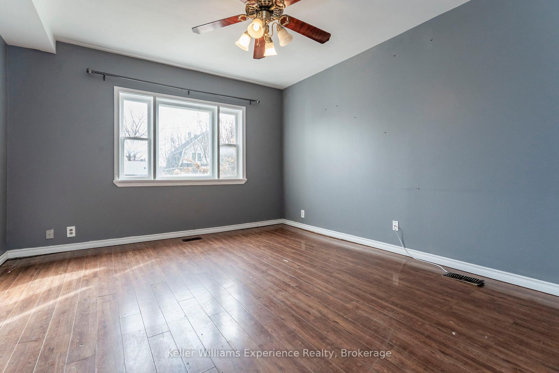 Photo 16 of 396 Russell Street, Midland — HOMEH